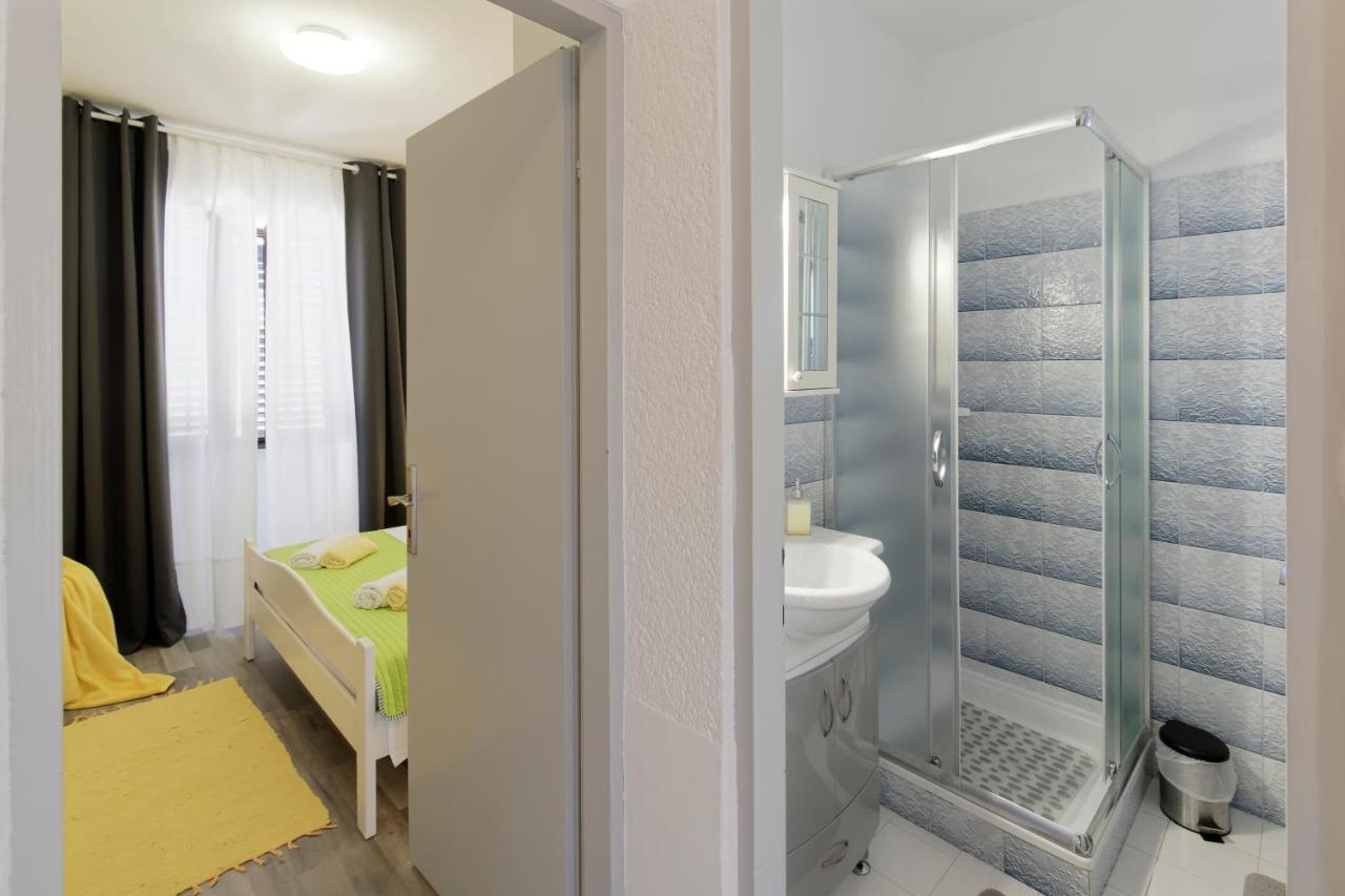 Apartment Anja Porec Exterior photo